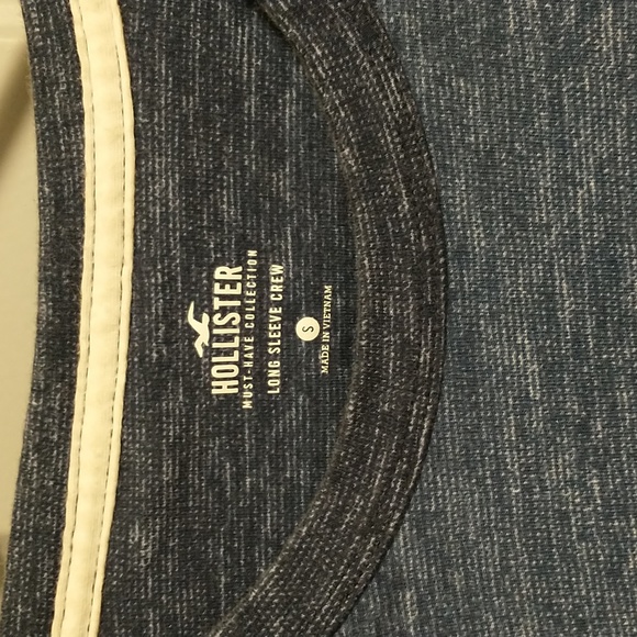 Hollister "Must Have Collection" Long Sleeve Crew - Picture 4 of 7